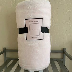 Victoria's Secret Other - Brand New Victoria’s Secret Blanket Victoria's Secret Other - Brand New Victoria’s Secret Blanket